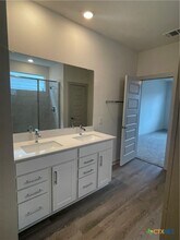 325 New Hampton Wy in San Marcos, TX - Building Photo - Building Photo