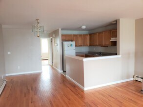 176 Beach 97th St, Unit 3rd Floor in Rockaway Beach, NY - Foto de edificio - Building Photo