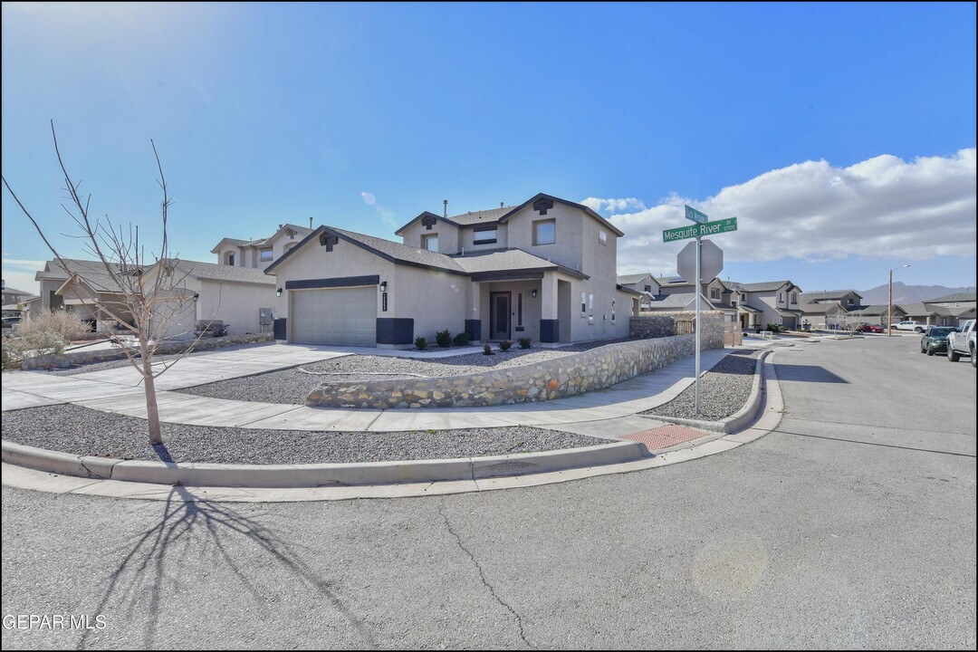 12069 Mesquite River Dr in El Paso, TX - Building Photo