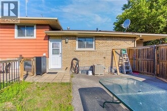 4453 Meadowvale Dr in Niagara Falls, ON - Building Photo - Building Photo