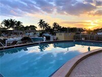 2000 NE 135th St - 28