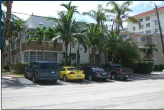 10084 W Bay Harbor Dr in Bay Harbor Islands, FL - Building Photo - Building Photo