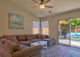 9270 Loganberry Dr in Gilroy, CA - Building Photo - Building Photo