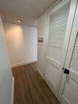 1621 Dole St in Honolulu, HI - Building Photo