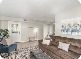 556 Alison Dr in Hummelstown, PA - Building Photo