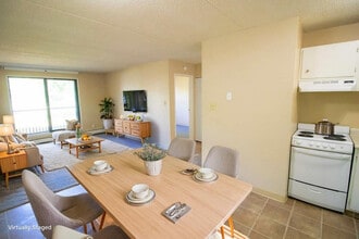 Cambridge House in Lethbridge, AB - Building Photo - Building Photo