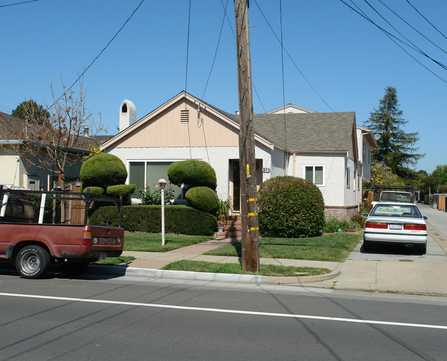 911-913 9th Ave in San Mateo, CA - Building Photo