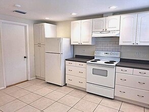 2812 Dovewood St in Clearwater, FL - Building Photo - Building Photo