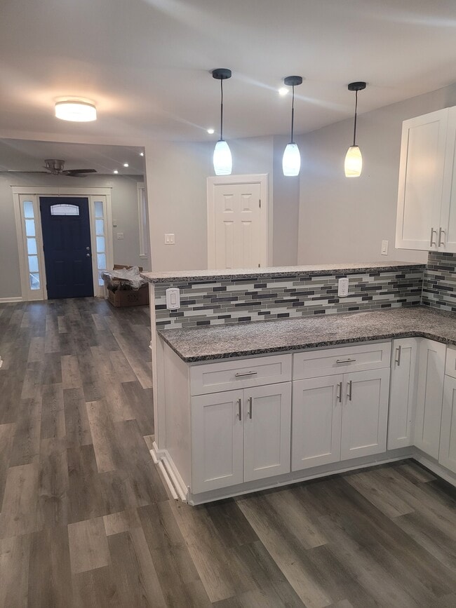 305 Greenway Ave in Darby, PA - Building Photo - Building Photo