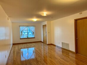 422A Warren St, Unit 1 in Harrison, NJ - Foto de edificio - Building Photo