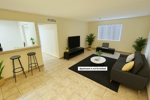 5541 Fulcher Ave in Los Angeles, CA - Building Photo