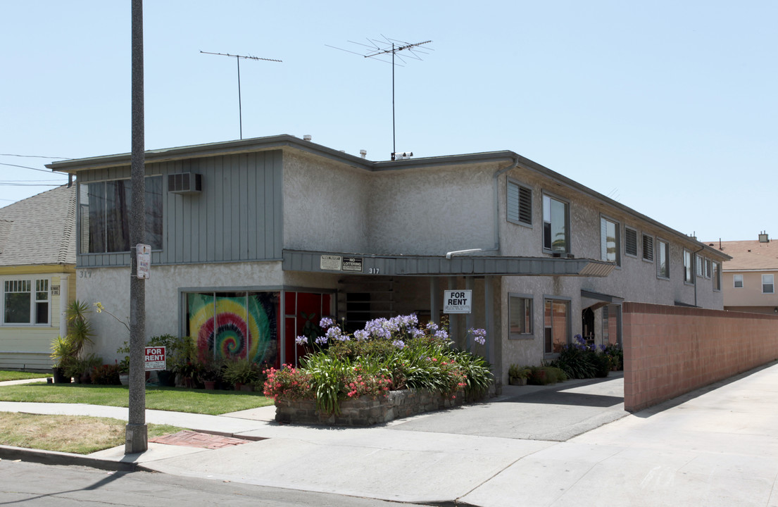 317 Walnut Ave in Long Beach, CA - Building Photo