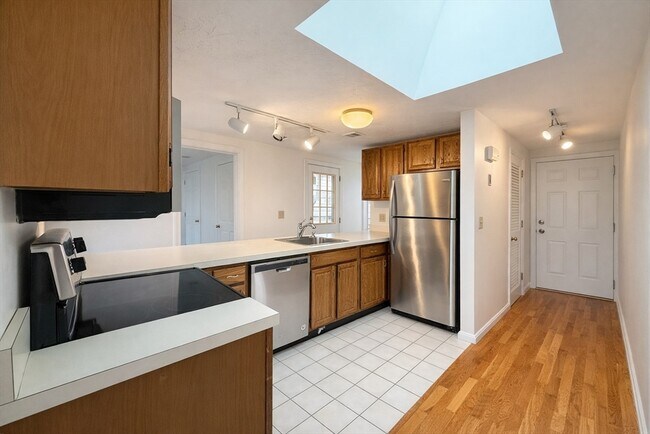 78 Dalby St in Newton, MA - Building Photo - Building Photo