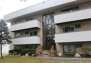 169 Aiken Ave, Unit 16 in Lowell, MA - Foto de edificio - Building Photo