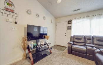 1216 Bringle Ferry Rd, Unit 1216 bringle ferry rd in Salisbury, NC - Foto de edificio - Building Photo