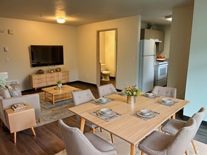 Ivy Ridge Apartments in Seattle, WA - Foto de edificio - Building Photo