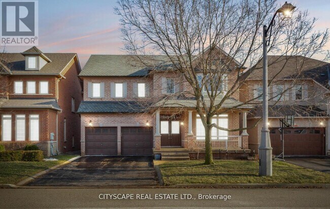 3322 Raspberry Bush Trail in Oakville, ON - Building Photo - Building Photo