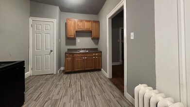 51 Ashmead Pl in Philadelphia, PA - Building Photo - Building Photo