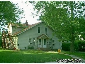 119-121 W St Clair St in Vandalia, IL - Building Photo