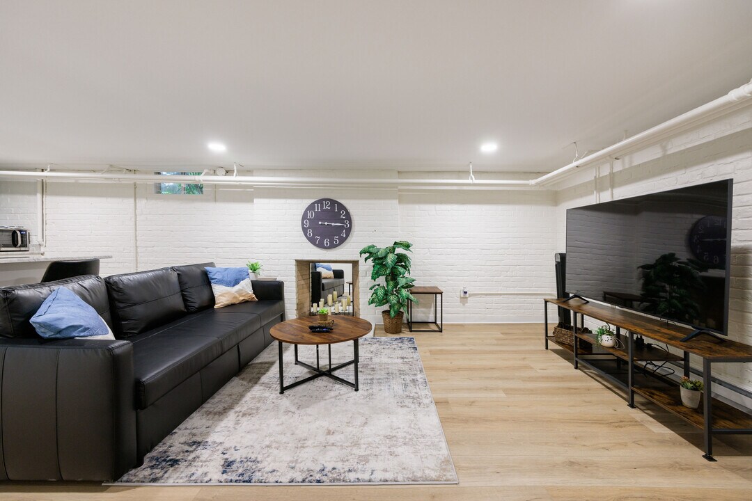 7218 Monument Ave, Unit 1 in Richmond, VA - Building Photo