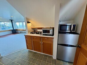 2103 11th Ave W in Seattle, WA - Building Photo - Building Photo