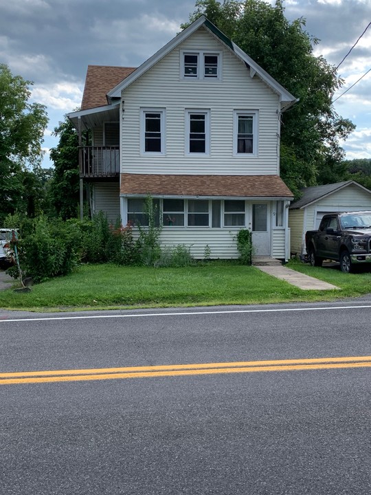 9 New Paltz Rd in Highland, NY - Building Photo