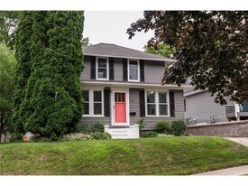 408 15th Ave SW in Rochester, MN - Building Photo