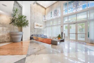 234 NE 3rd St, Unit 608 in Miami, FL - Foto de edificio - Building Photo