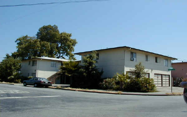 1440 Hess Rd in Redwood City, CA - Building Photo - Building Photo