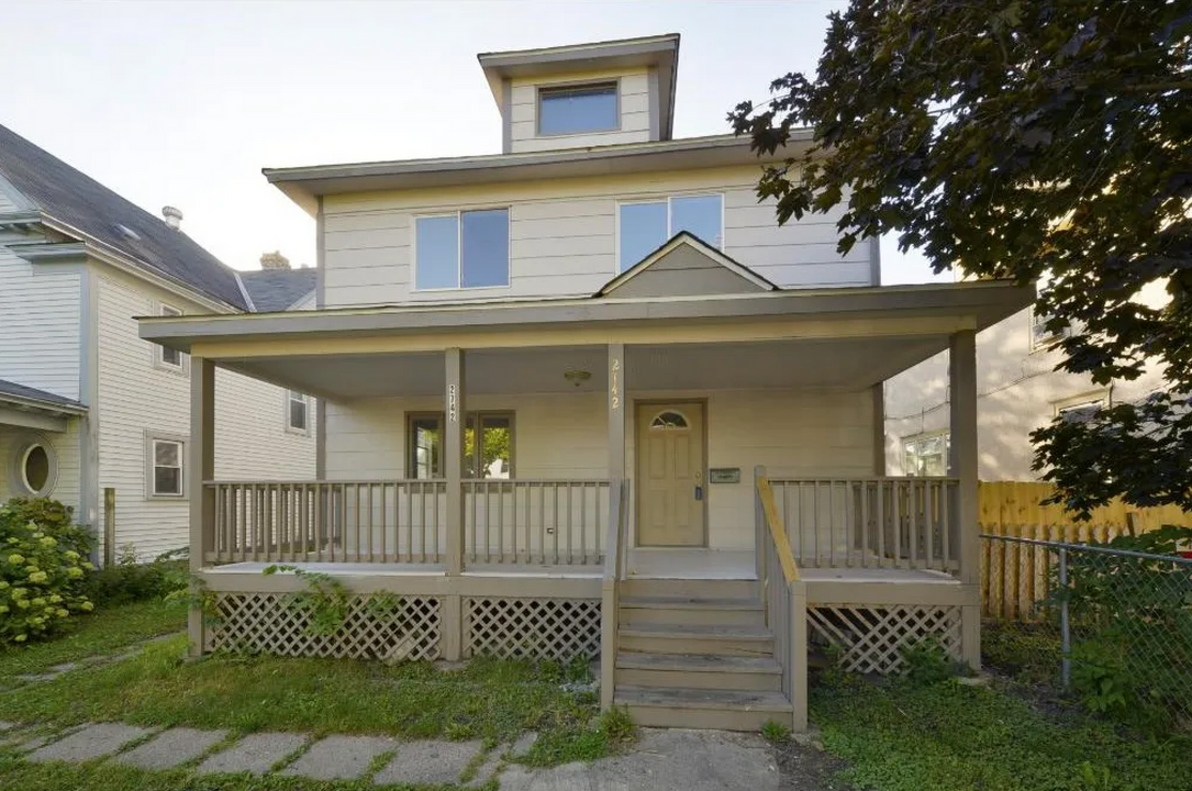 2742 18th Ave S in Minneapolis, MN - Building Photo
