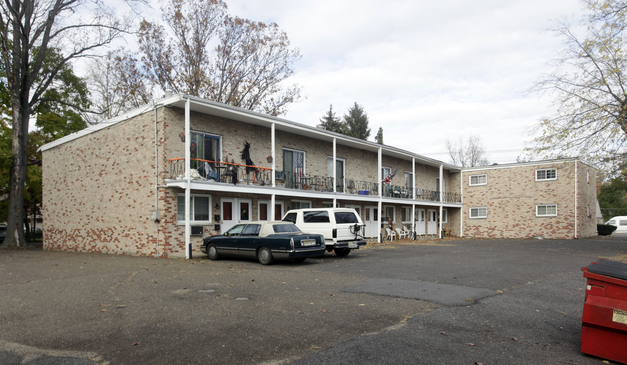 Station Court Apartments in Haddon Heights, NJ - Foto de edificio