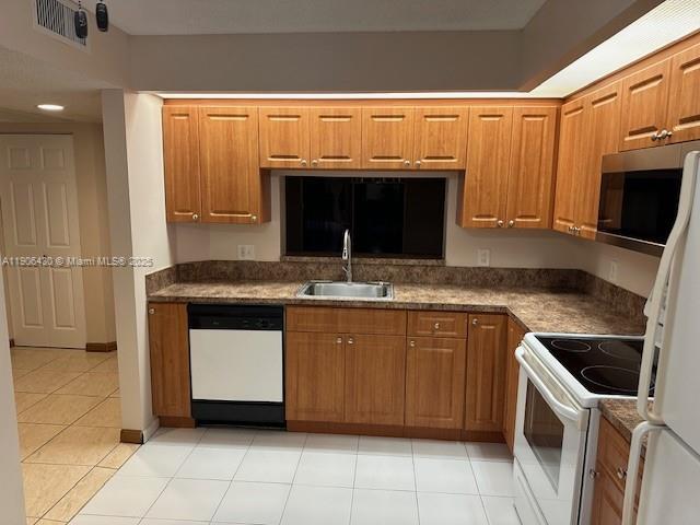 901 SW 138th Ave in Pembroke Pines, FL - Building Photo