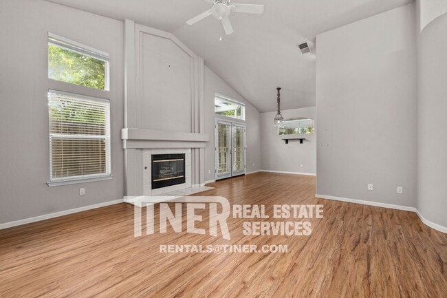 2337 Fallwater Ln in Carmichael, CA - Building Photo - Building Photo