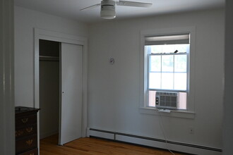 426 E Main St, Unit Apt A in Middlebury, VT - Foto de edificio - Building Photo