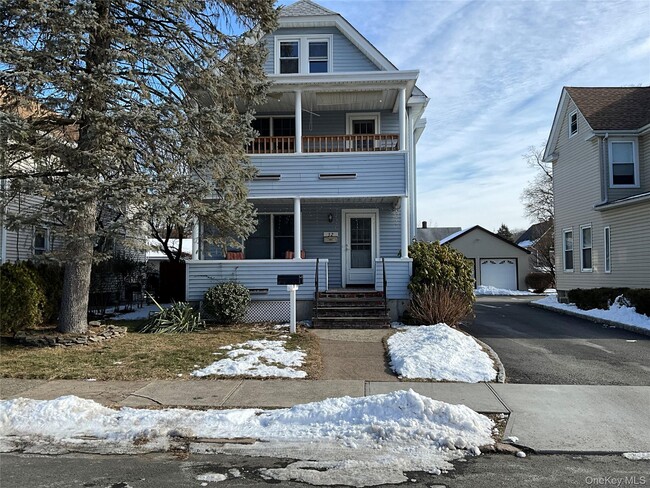 32 Prairie Ave in Suffern, NY - Building Photo - Building Photo