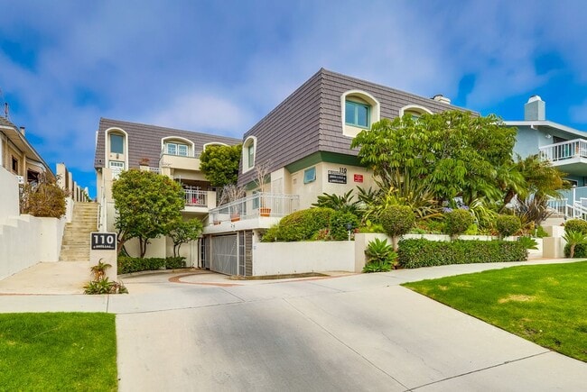 110 S Guadalupe Ave in Redondo Beach, CA - Building Photo - Building Photo