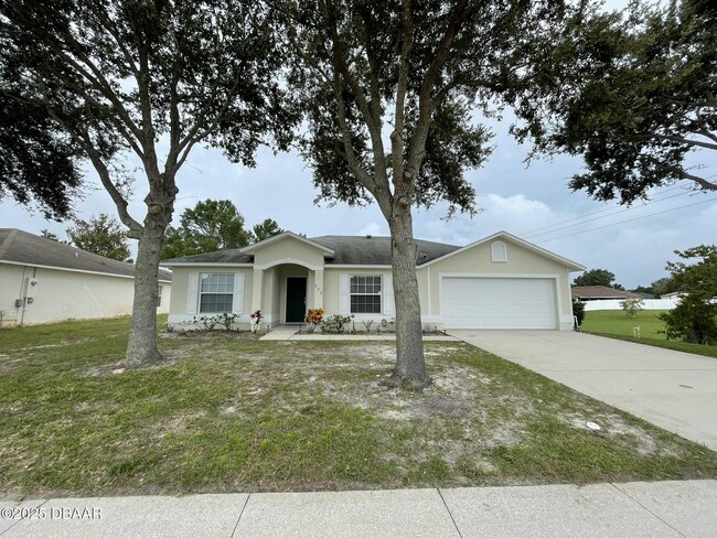 property at 232 Fountain Lake Blvd