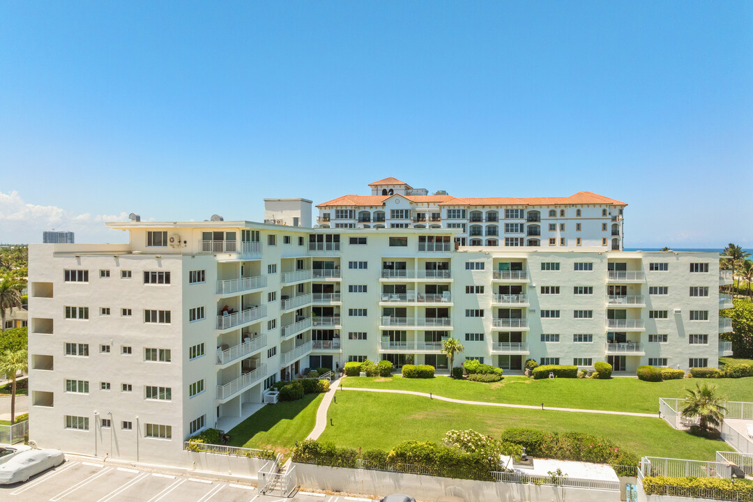 Palm Beach Shores Co-op Apartments in Palm Beach Shores, FL - Foto de edificio