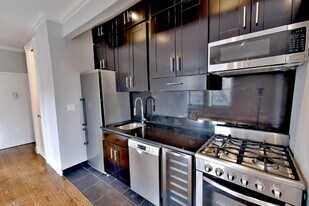 141 Ridge St, Unit 8 in New York, NY - Building Photo