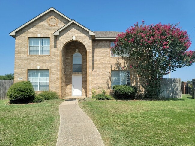 1229 Tralee Ln in Garland, TX - Building Photo - Building Photo