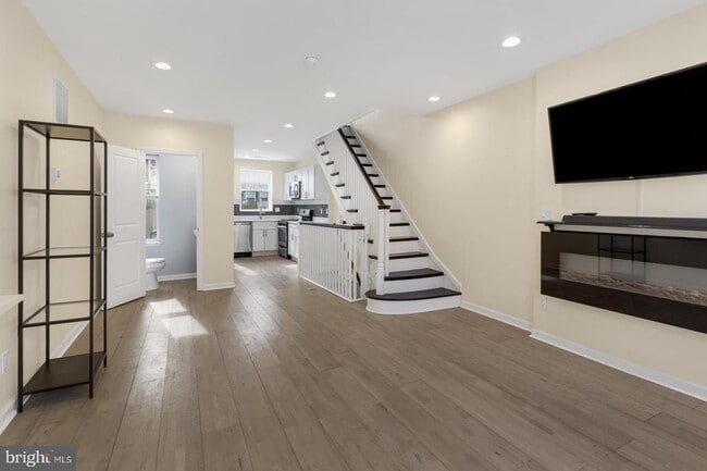 property at 2124 Sigel St