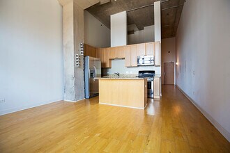 320 E 21st St, Unit 614 in Chicago, IL - Building Photo - Building Photo