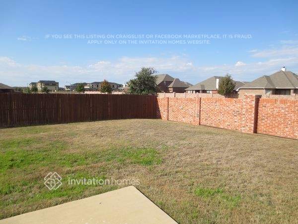720 W Bend Blvd in Burleson, TX - Building Photo - Building Photo