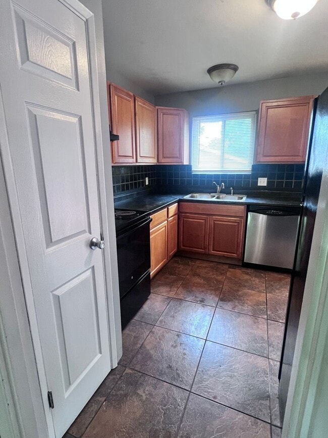 1505 Burning Tree Dr in Florissant, MO - Building Photo - Building Photo