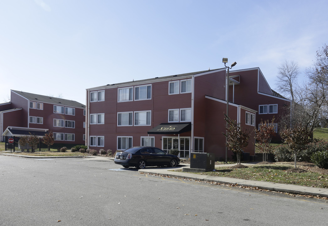 The Vista at Summit Hill in Knoxville, TN - Building Photo