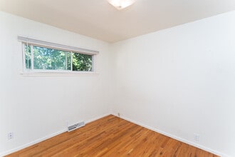 1238 Janes Ln in Colorado Springs, CO - Foto de edificio - Building Photo