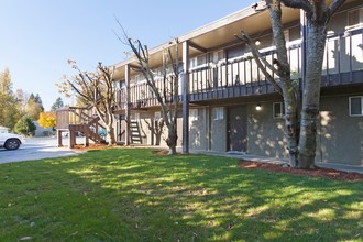 The Clifton Apartments in Seattle, WA - Building Photo - Building Photo