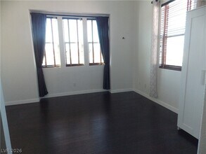 1208 Olivia Pkwy in Henderson, NV - Building Photo - Building Photo