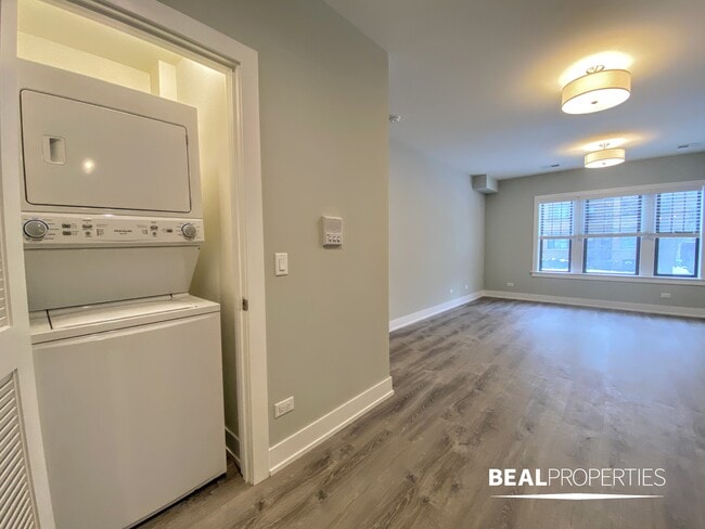 1147 Maple Ave in Evanston, IL - Building Photo - Building Photo