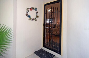 231 Southampton Ln in Venice, FL - Foto de edificio - Building Photo